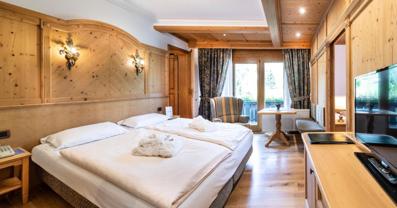 Alpen Hotel Corona Vigo di Fassa Kültér fotó