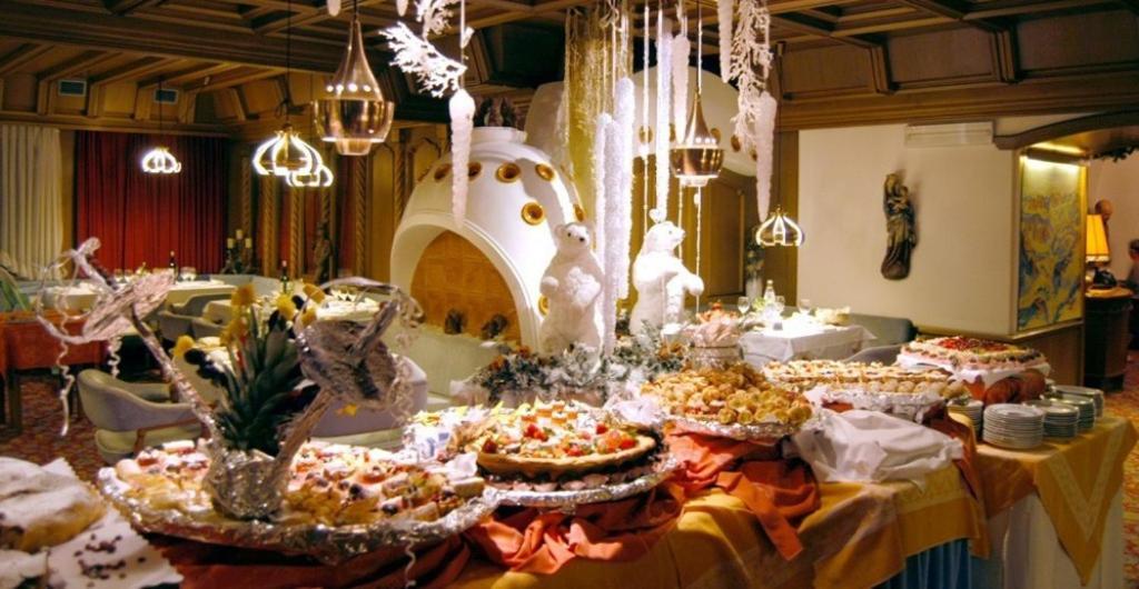 Alpen Hotel Corona Vigo di Fassa Kültér fotó