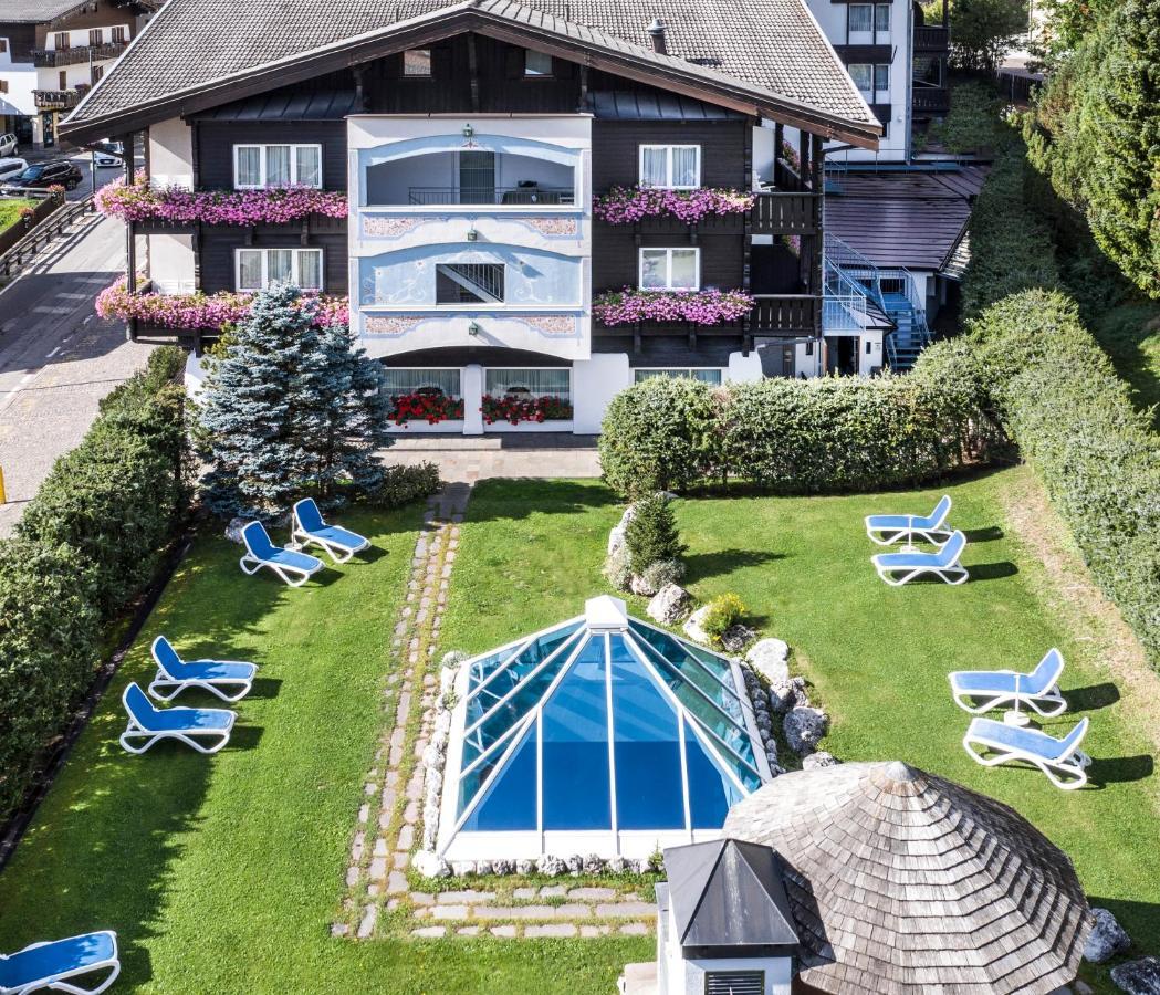 Alpen Hotel Corona Vigo di Fassa Kültér fotó