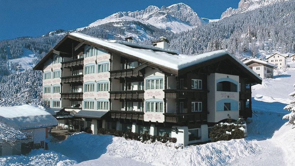 Alpen Hotel Corona Vigo di Fassa Kültér fotó