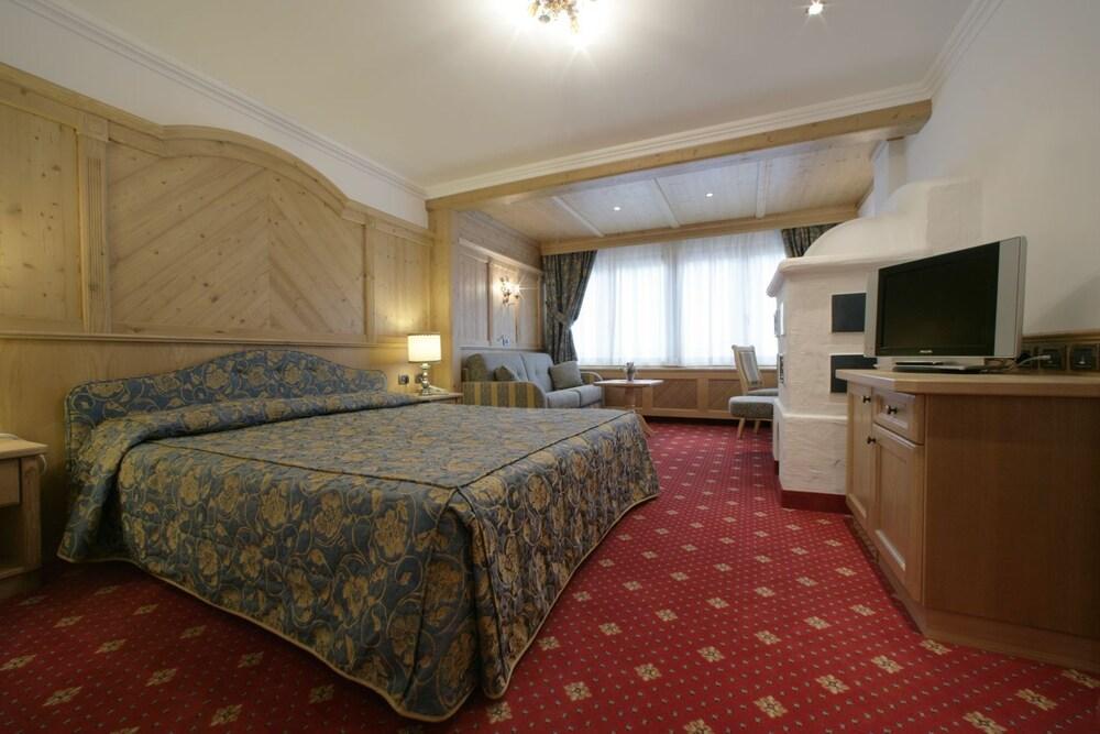 Alpen Hotel Corona Vigo di Fassa Kültér fotó