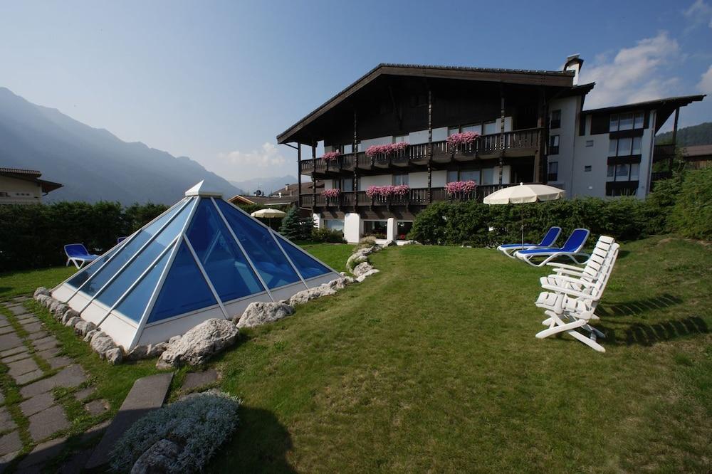 Alpen Hotel Corona Vigo di Fassa Kültér fotó