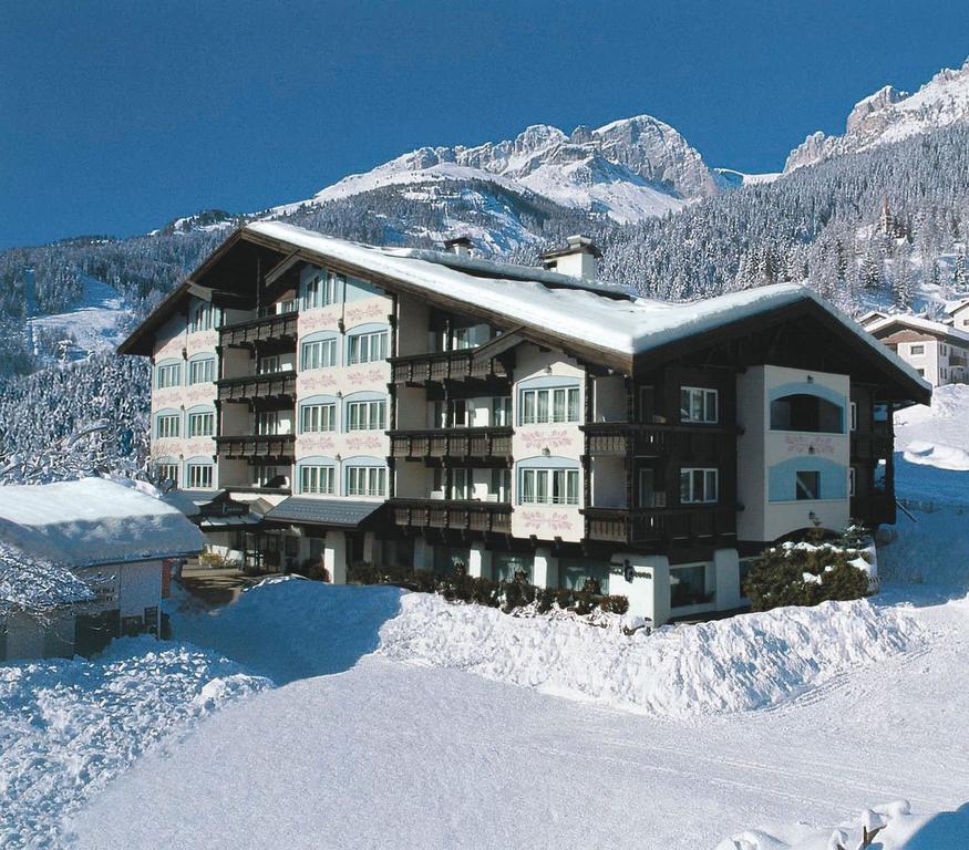 Alpen Hotel Corona Vigo di Fassa Kültér fotó
