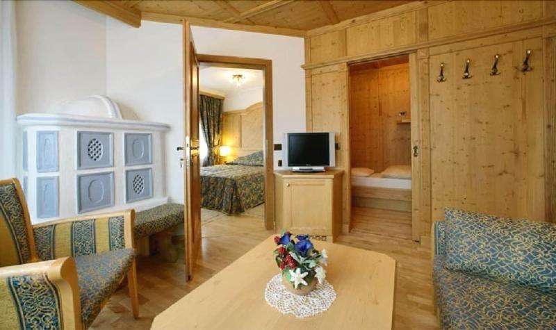 Alpen Hotel Corona Vigo di Fassa Kültér fotó