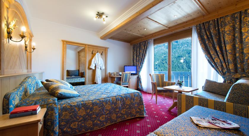 Alpen Hotel Corona Vigo di Fassa Kültér fotó