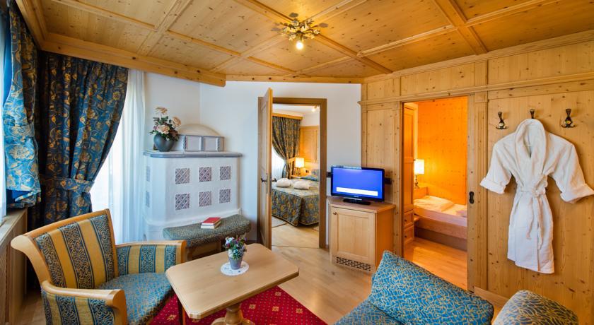 Alpen Hotel Corona Vigo di Fassa Szoba fotó